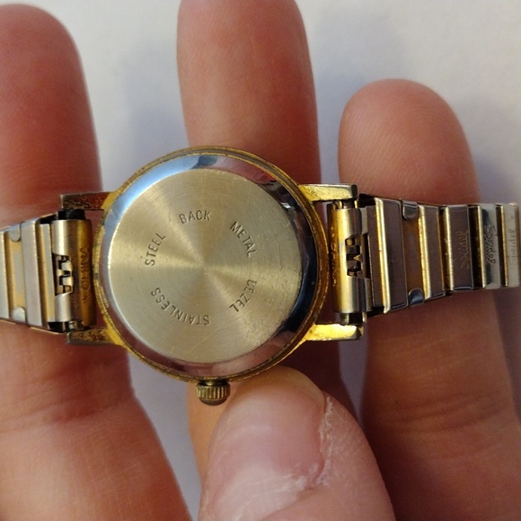 SOLD!! Vintage 18K Gold Plated Speidel Women's Watch w Diamond Accent! - Picture 5 of 9